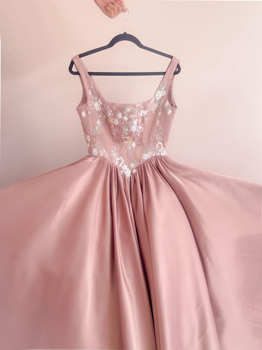 Sample Johana Dress size approx. 14