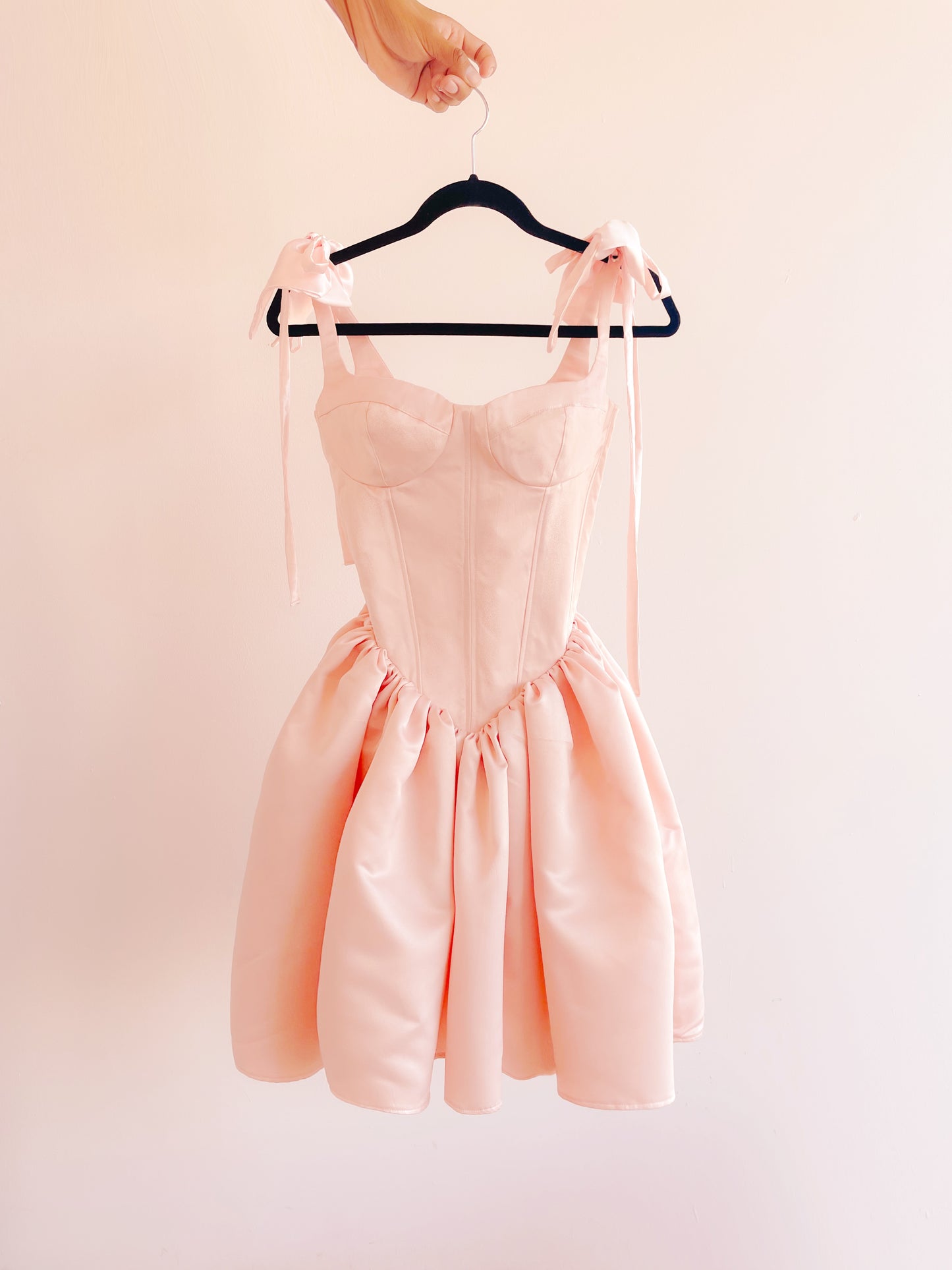 Sample Pavlova Dress size 4 approx pastel pink